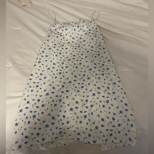 American eagle floral dress. Has a open back.